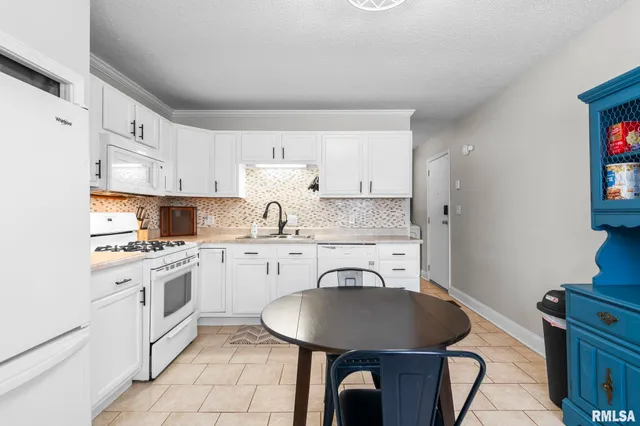 $159,900 | 2512 Sutherland Road, Springfield, IL 62702