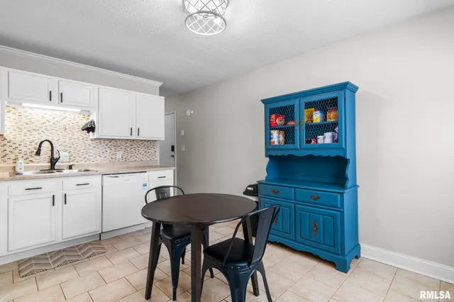 $159,900 | 2512 Sutherland Road, Springfield, IL 62702