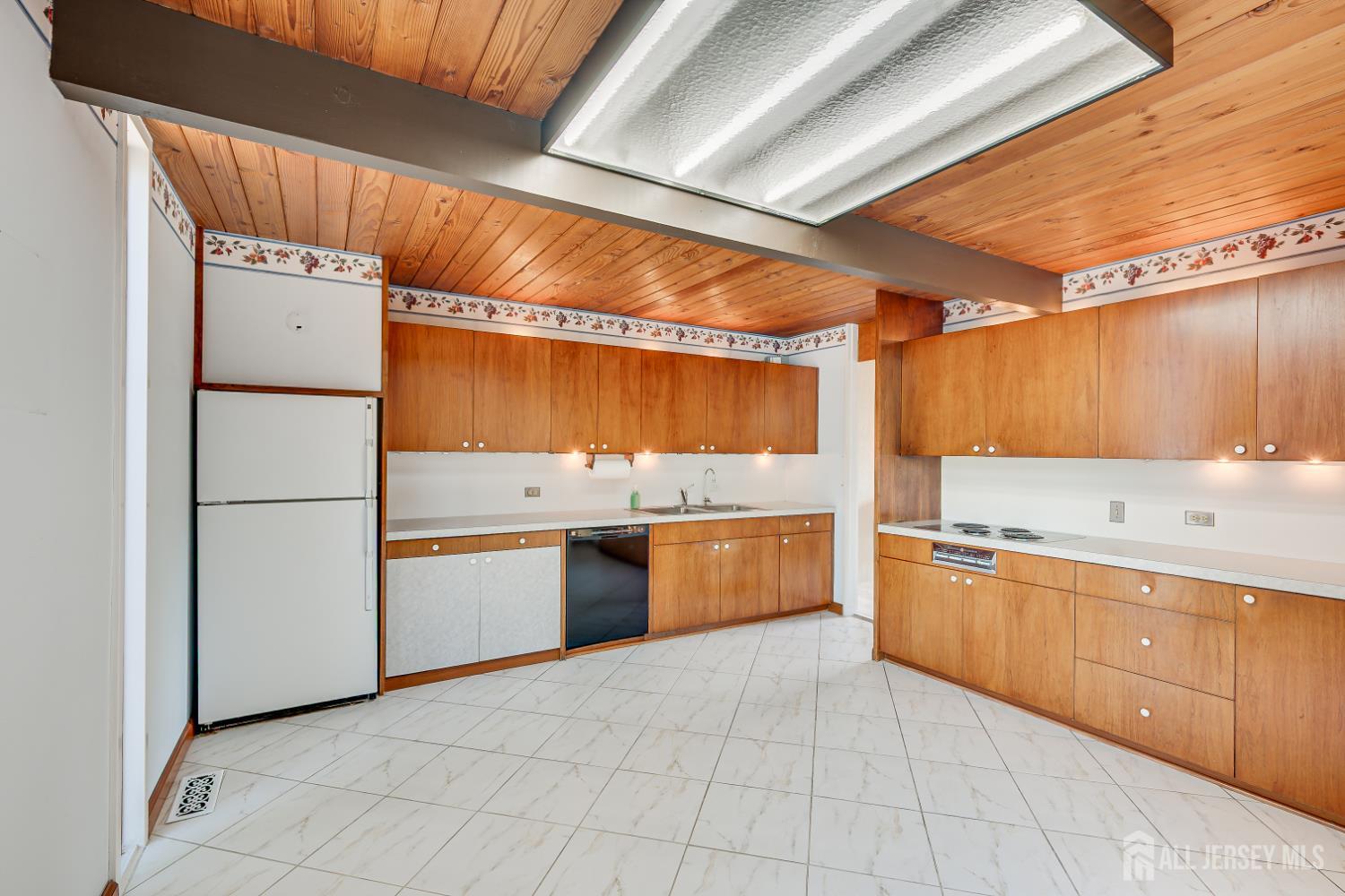 34 Henderson Road Kendall Park, NJ 08824 - Photo 15 of 56