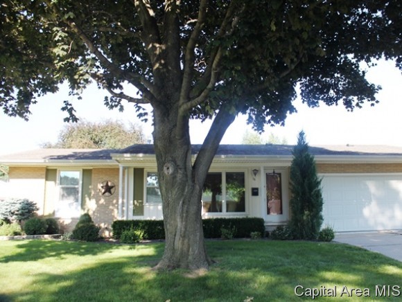 76 Foresters Lane Springfield, IL 62704 - Photo 2 of 15 Gallery Image 2