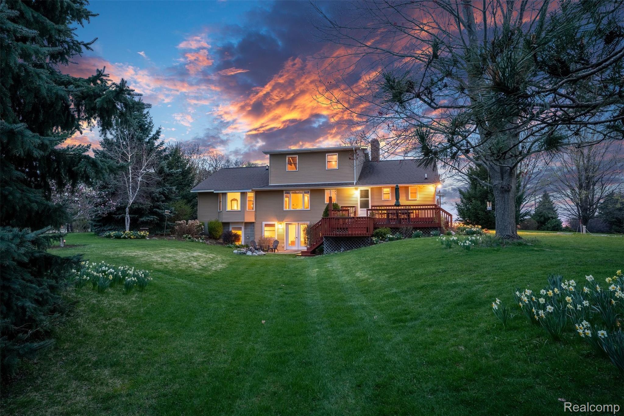 1552 Fowlerville Road Fowlerville, MI 48836 - Photo 38 of 60 DSC06908-HDR.jpg