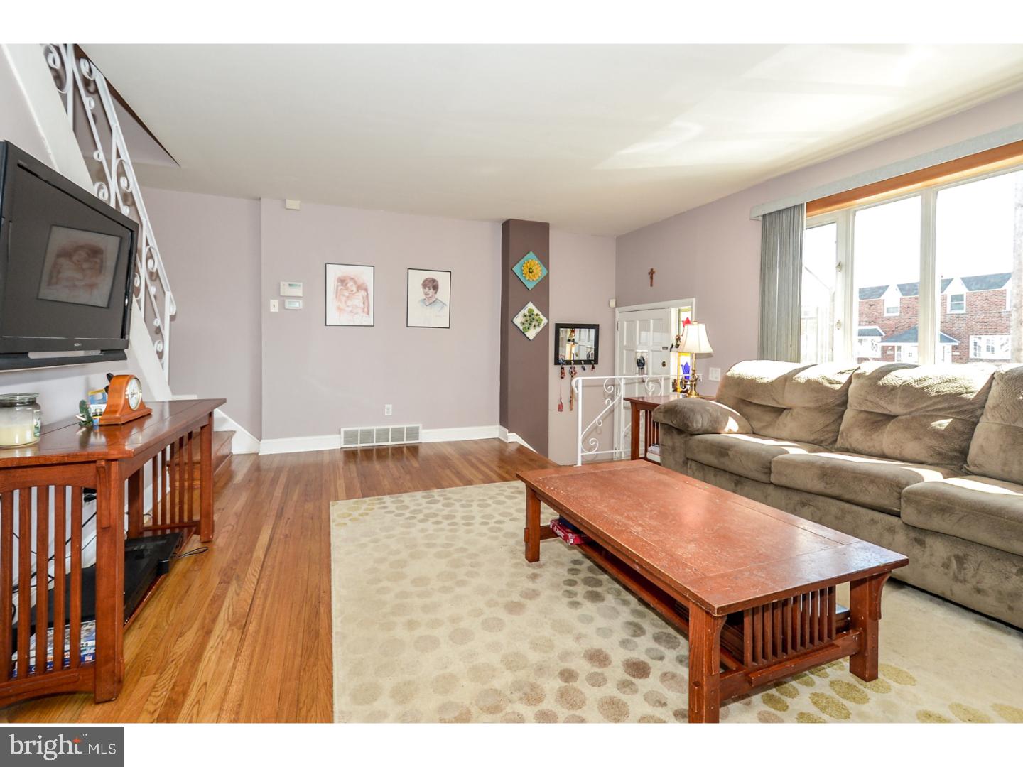 12524 Richton Road Philadelphia, PA 19154 - Photo 7 of 21 Living Room