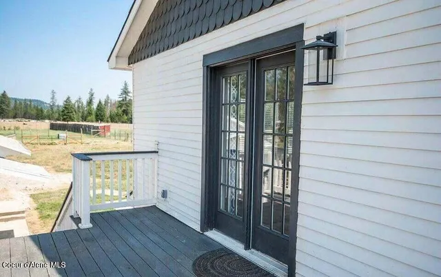 $900,000 | 2585 Clagstone Road, Spirit Lake, ID 83869