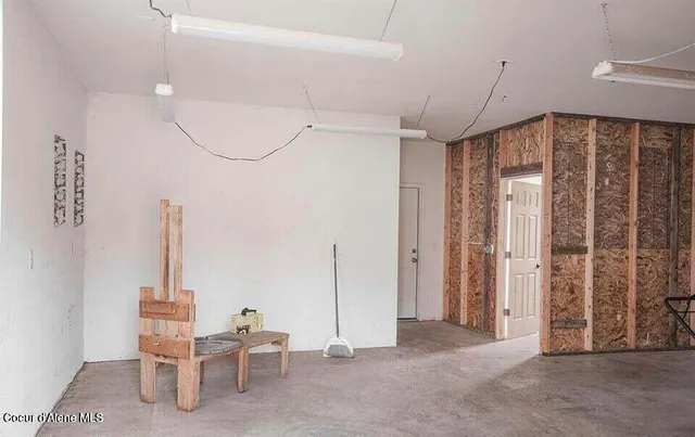 $900,000 | 2585 Clagstone Road, Spirit Lake, ID 83869