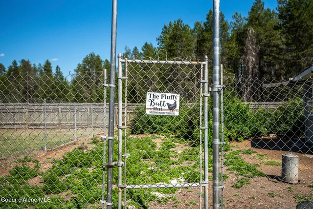 $900,000 | 2585 Clagstone Road, Spirit Lake, ID 83869