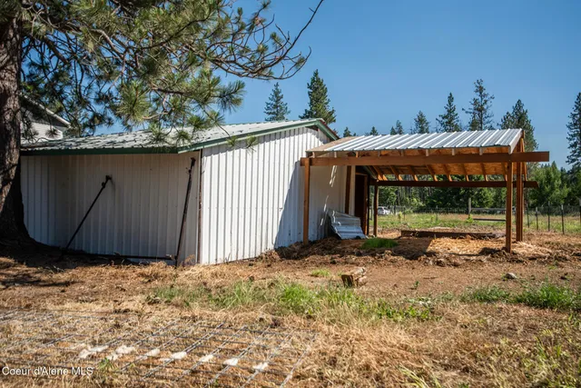 $900,000 | 2585 Clagstone Road, Spirit Lake, ID 83869