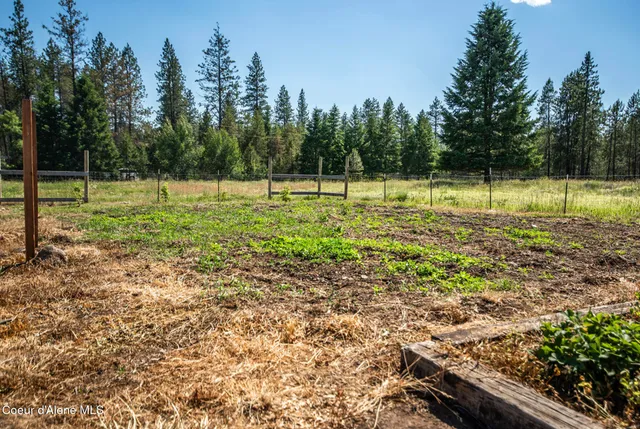 $900,000 | 2585 Clagstone Road, Spirit Lake, ID 83869