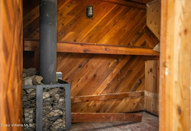 $900,000 | 2585 Clagstone Road, Spirit Lake, ID 83869