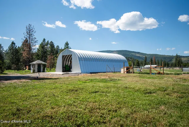 $900,000 | 2585 Clagstone Road, Spirit Lake, ID 83869