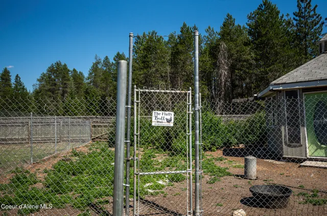 $900,000 | 2585 Clagstone Road, Spirit Lake, ID 83869