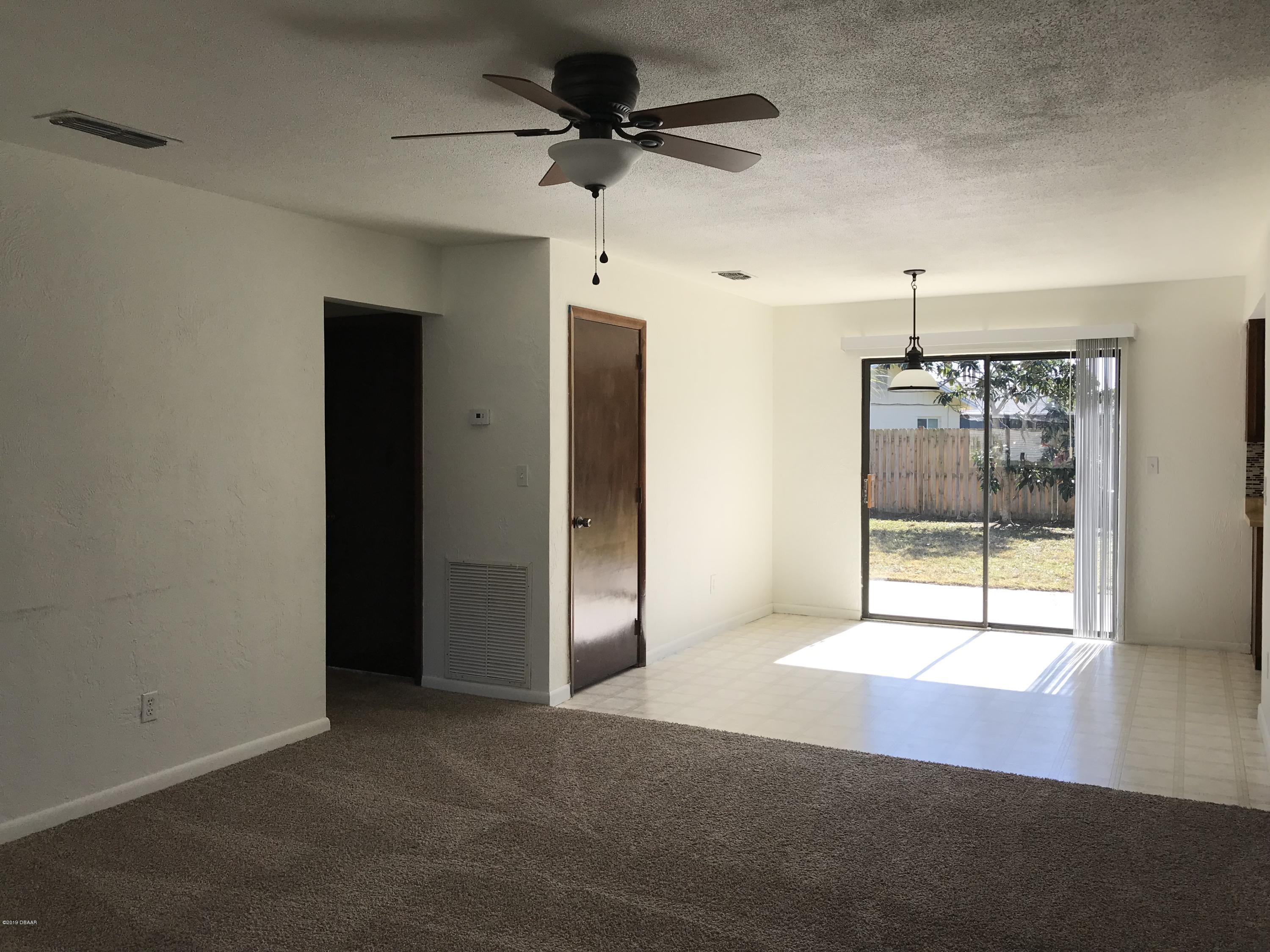 533 Northern Road South Daytona, FL 32119 - Photo 3 of 14 IMG_2110