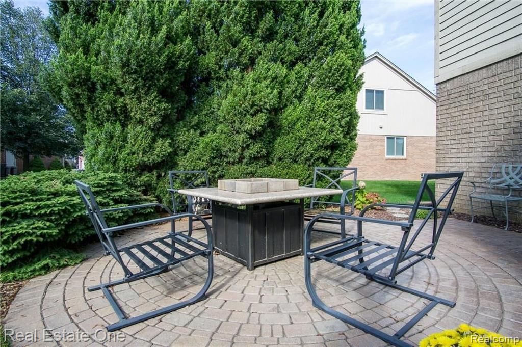 861 Norcross Drive Rochester Hills, MI 48307 - Photo 47 of 50
