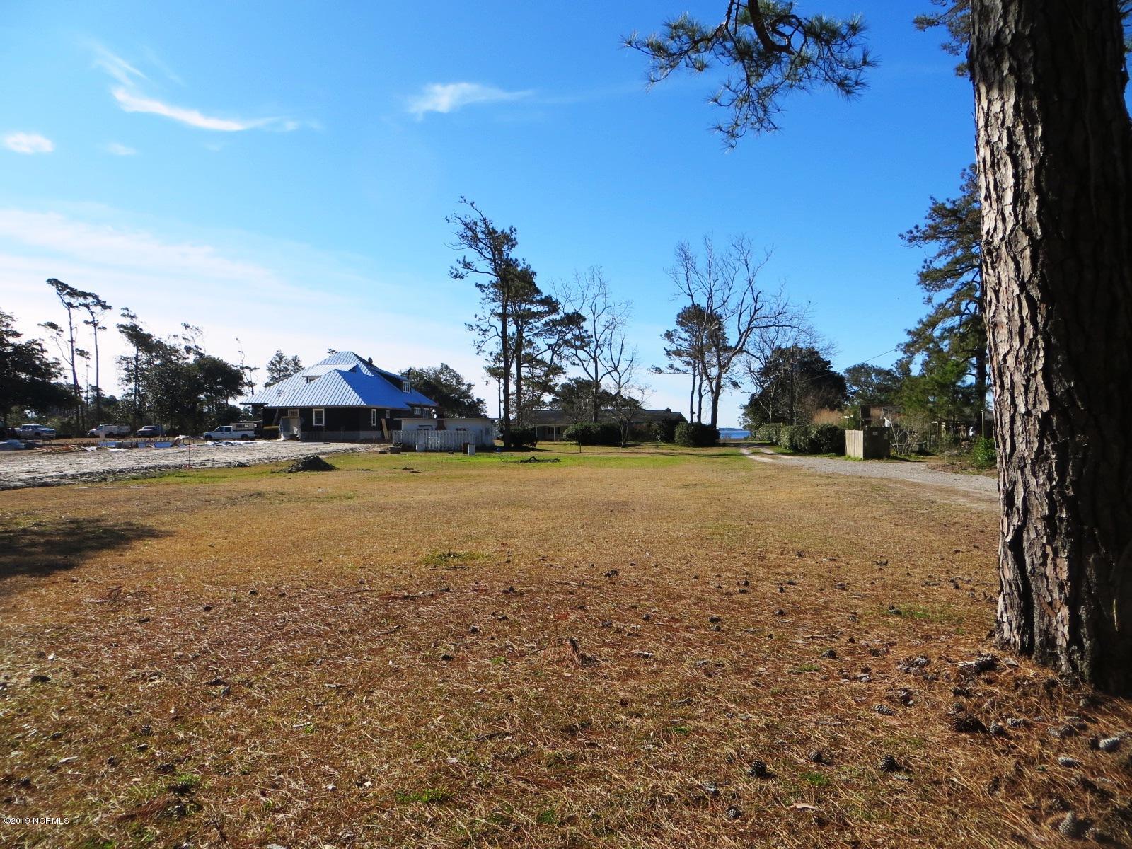 190 Windy Point Road Beaufort, NC 28516 - Photo 1 of 7 South view