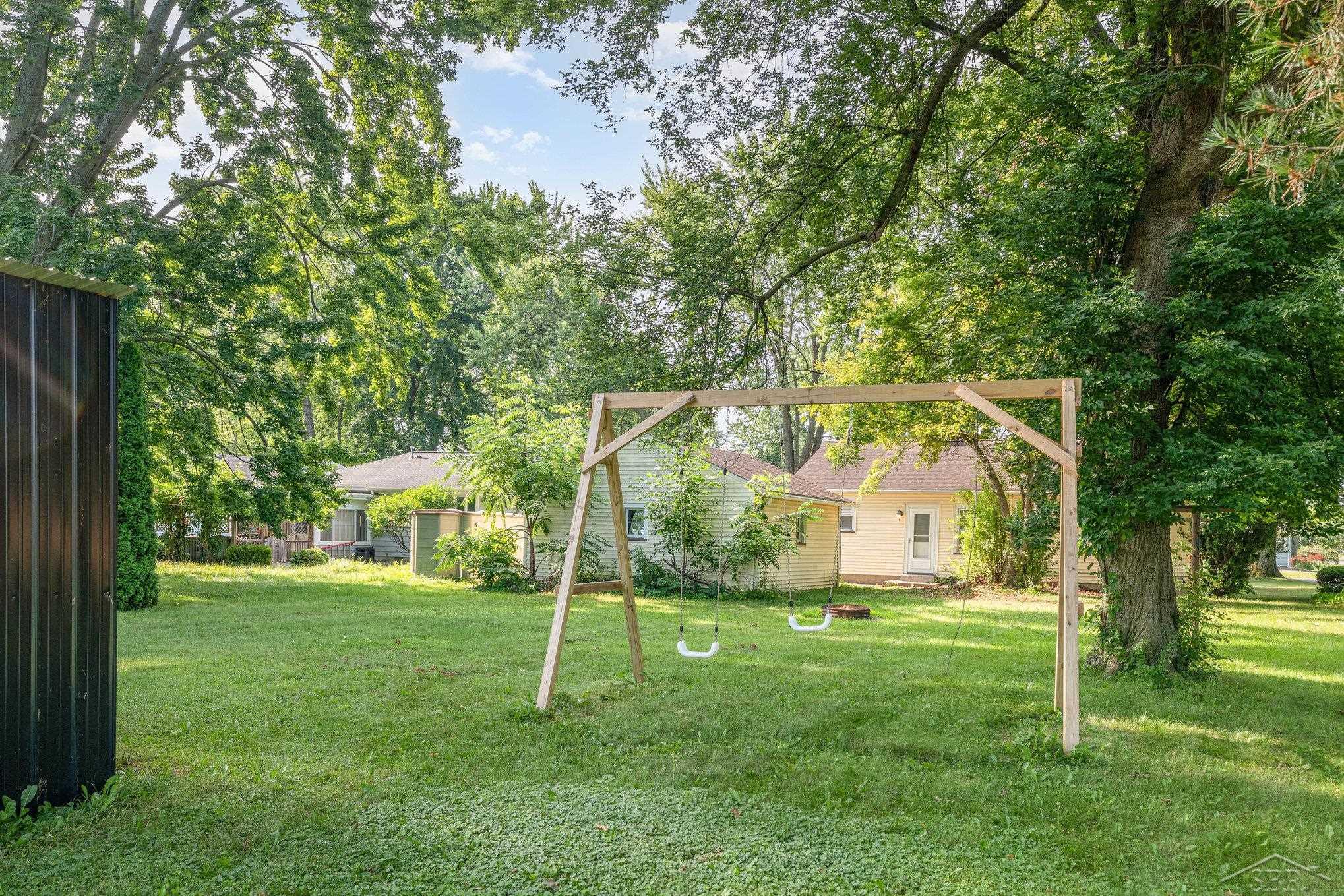516 Shepard Street Saginaw, MI 48604 - Photo 19 of 20 50183496-47eb4f43-2868-4afd-b89e-f0f31ca54170.JPG