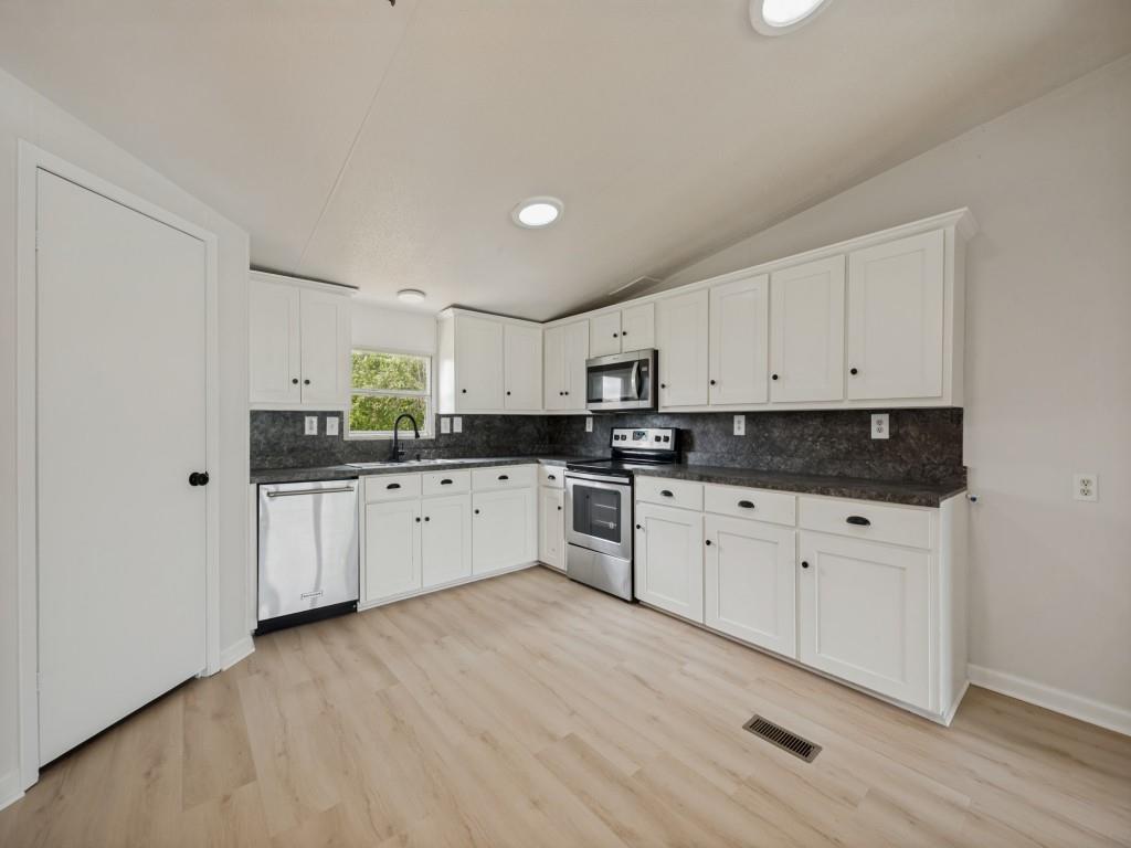 1503 Old Bridge Road Cleburne, TX 76033 - Photo 4 of 25