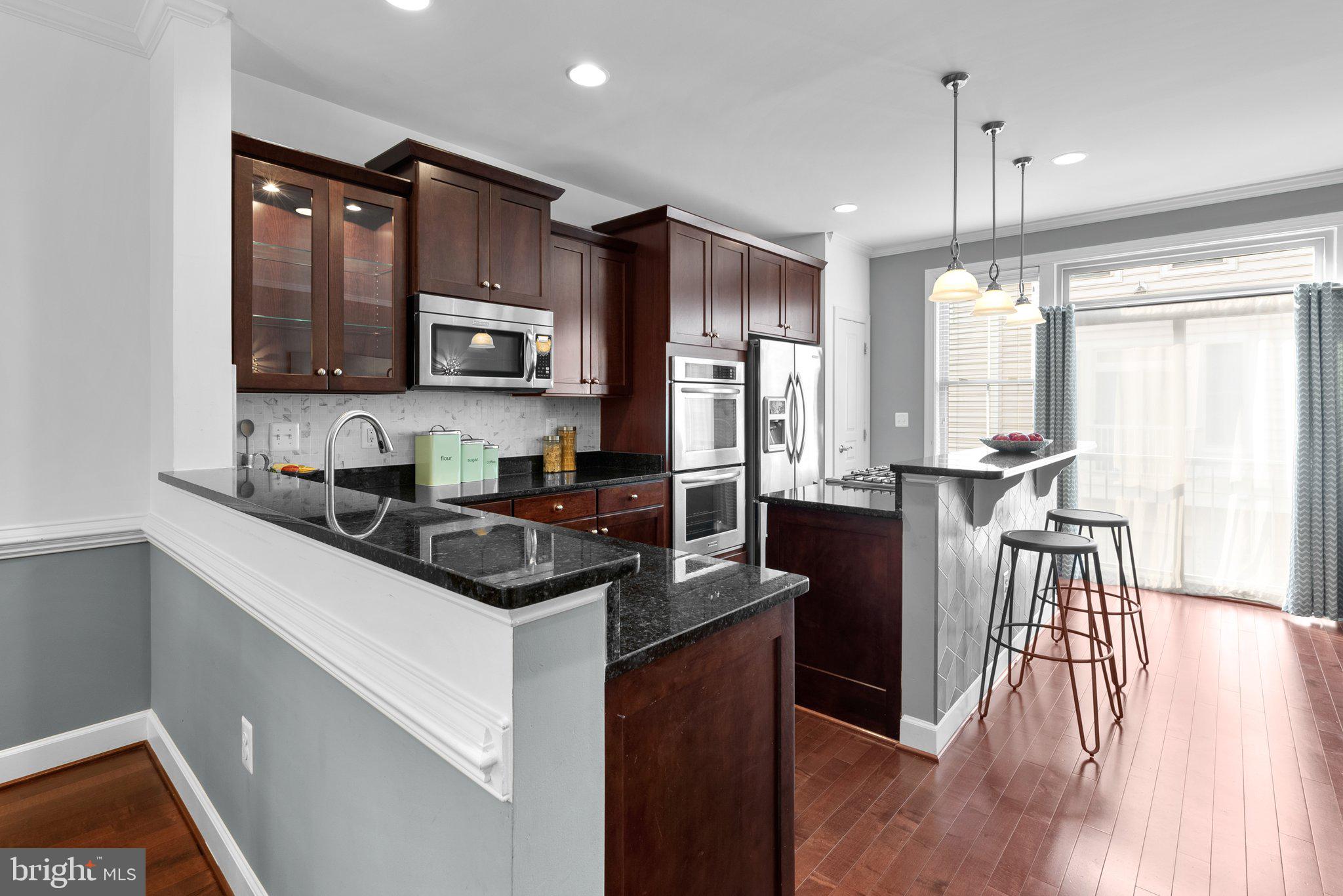 3315 Kemper Road Arlington, VA 22206 - Photo 15 of 52 Loads of cabinet and counterspace