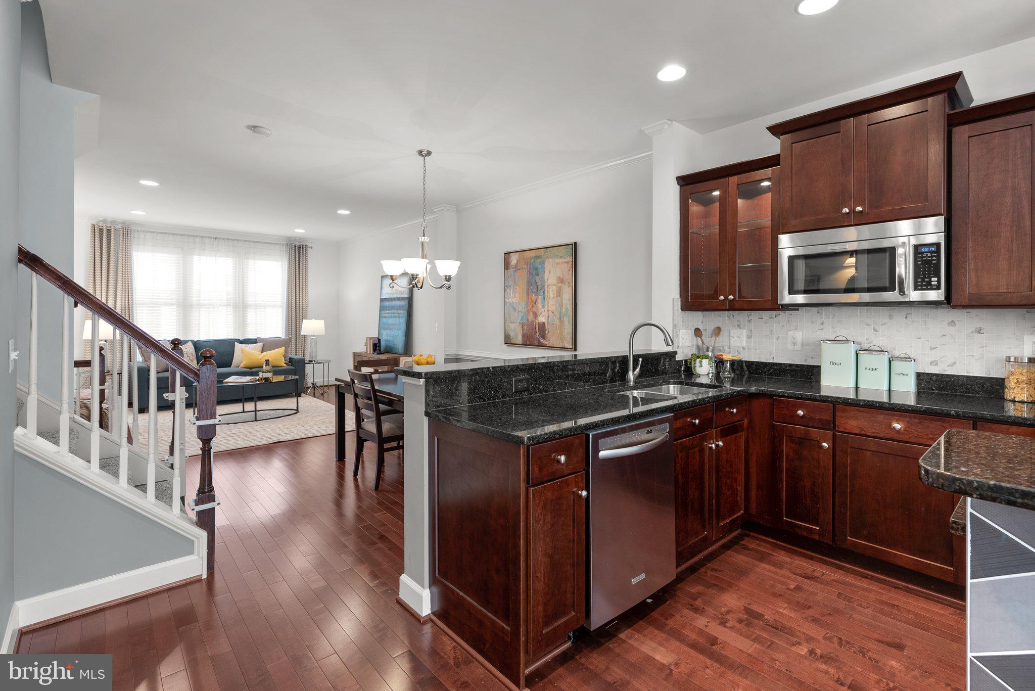3315 Kemper Road Arlington, VA 22206 - Photo 17 of 52 Great sightlines and easy flow