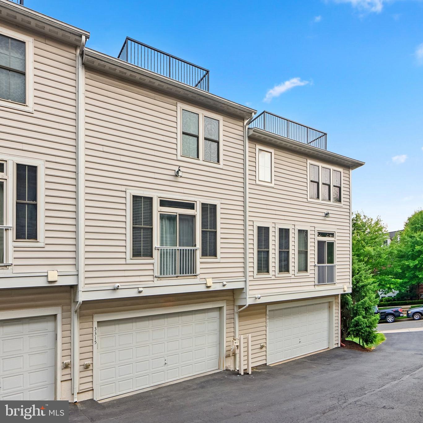 3315 Kemper Road Arlington, VA 22206 - Photo 3 of 52 2-car garage for easy parking!