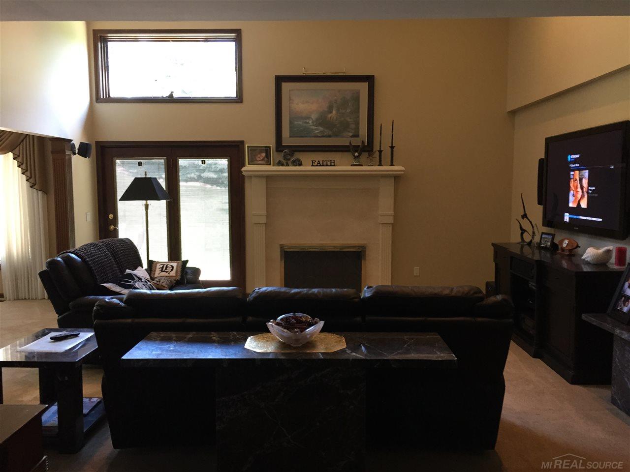 2070 Reagan Drive Rochester Hills, MI 48309 - Photo 4 of 28