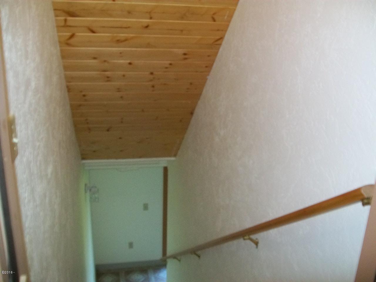 1133 Criteser Loop Toledo, OR 97391 - Photo 38 of 41 to daylight basement