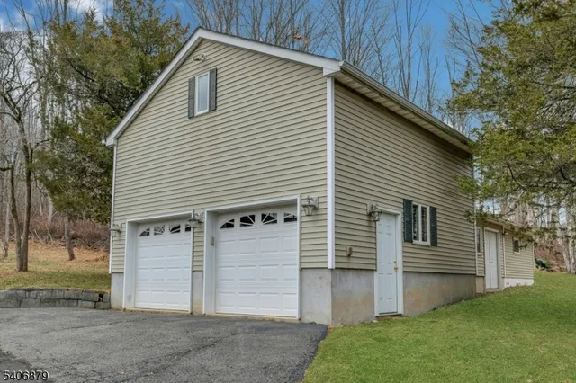 a front view of house with yard