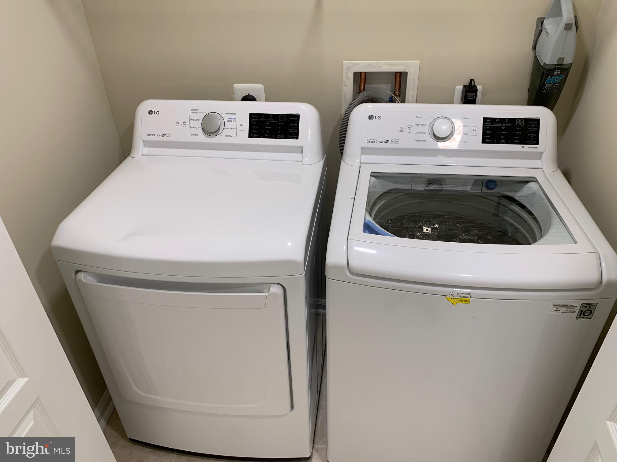 12000 Market Street, Unit 483 Reston, VA 20190 - Photo 27 of 36 Full size Washer & Dryer by LG