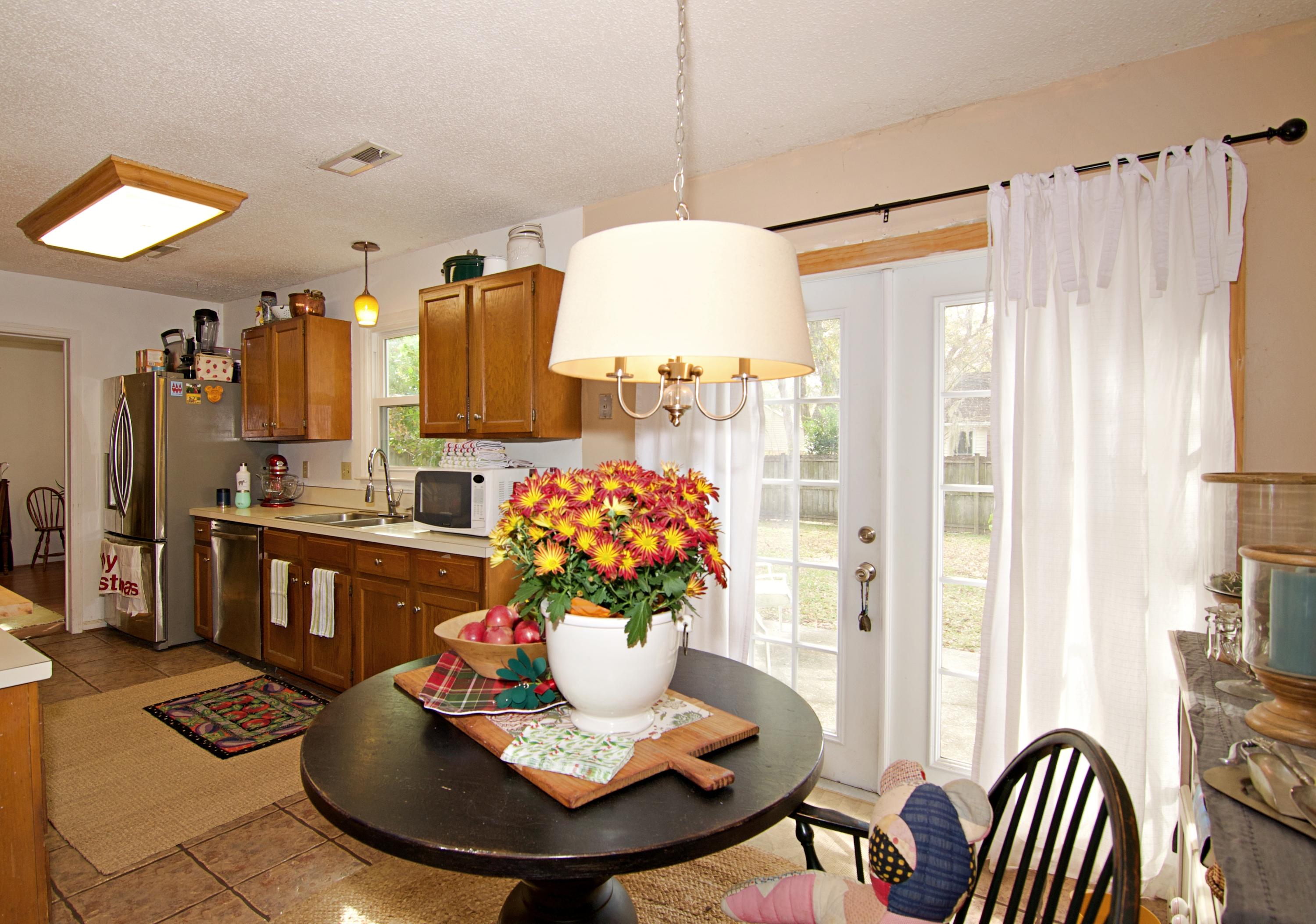 427 Hamlet Road Summerville, SC 29485 - Photo 11 of 31 20