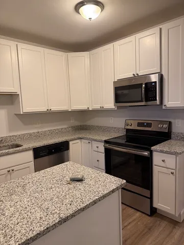 $2,550 | 27 Water Street, Unit 211, Wakefield, MA 01880