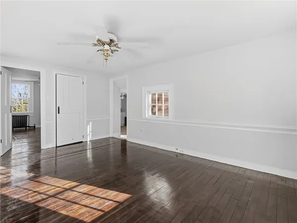 $2,800 | 1382 Hope Street, Unit 1, Bristol, RI 02809