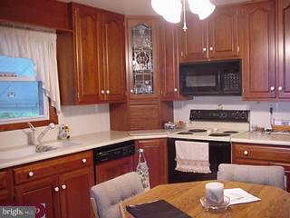 1052 Whitner Road Reading, PA 19605 - Photo 5 of 6