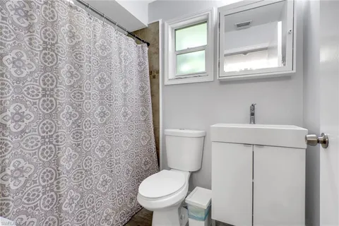 $649,900 | 4974 Hawthorn Woods Way, Naples, FL 34116