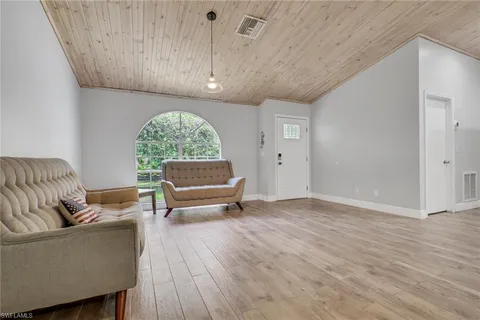 $649,900 | 4974 Hawthorn Woods Way, Naples, FL 34116