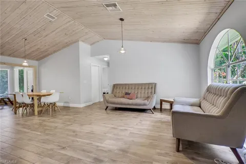 $649,900 | 4974 Hawthorn Woods Way, Naples, FL 34116