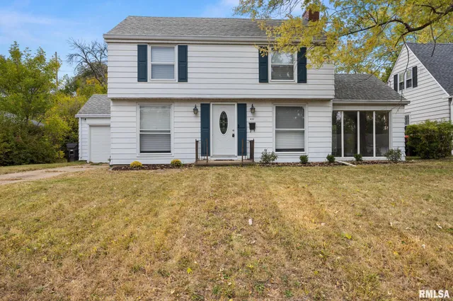 $164,900 | 411 West Knoll Crest Drive, Peoria, IL 61614