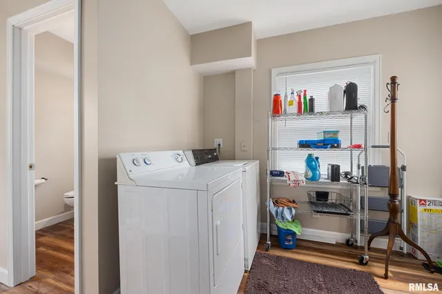 $164,900 | 411 West Knoll Crest Drive, Peoria, IL 61614