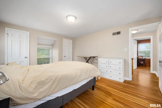 $164,900 | 411 West Knoll Crest Drive, Peoria, IL 61614