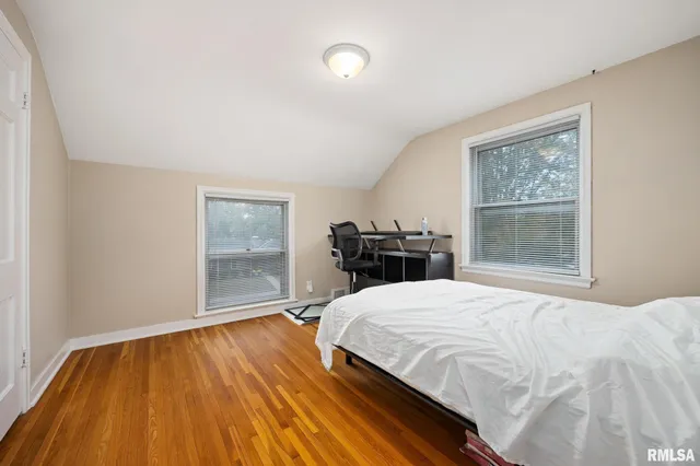 $164,900 | 411 West Knoll Crest Drive, Peoria, IL 61614