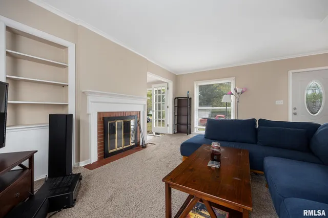 $164,900 | 411 West Knoll Crest Drive, Peoria, IL 61614