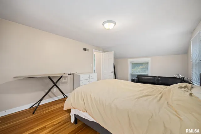 $164,900 | 411 West Knoll Crest Drive, Peoria, IL 61614