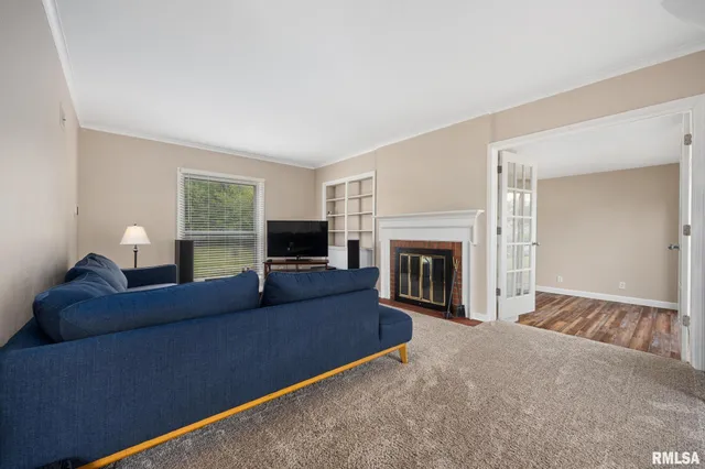 $164,900 | 411 West Knoll Crest Drive, Peoria, IL 61614