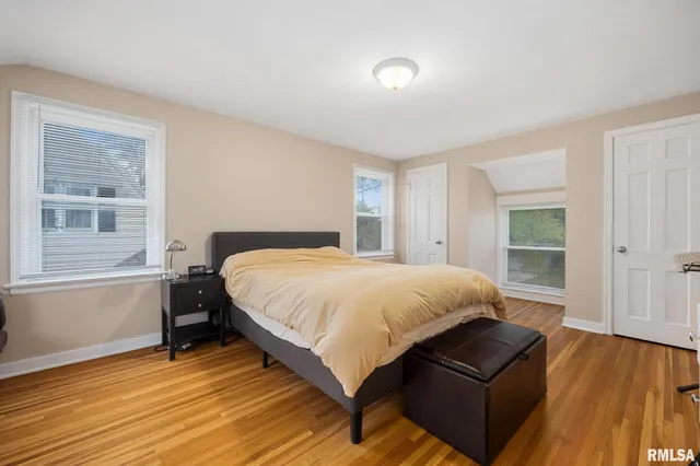 $164,900 | 411 West Knoll Crest Drive, Peoria, IL 61614