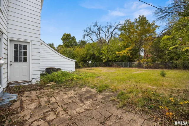 $164,900 | 411 West Knoll Crest Drive, Peoria, IL 61614