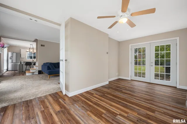 $164,900 | 411 West Knoll Crest Drive, Peoria, IL 61614