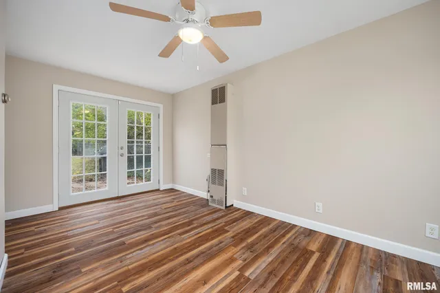 $164,900 | 411 West Knoll Crest Drive, Peoria, IL 61614