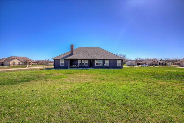 $440,000 | 515 Hubbard Circle, Nevada, TX 75173