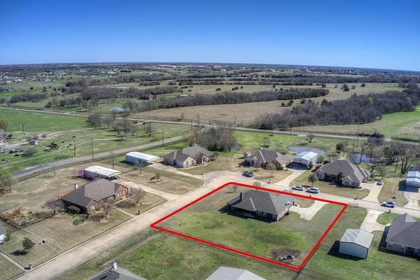 $440,000 | 515 Hubbard Circle, Nevada, TX 75173