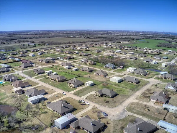 $440,000 | 515 Hubbard Circle, Nevada, TX 75173