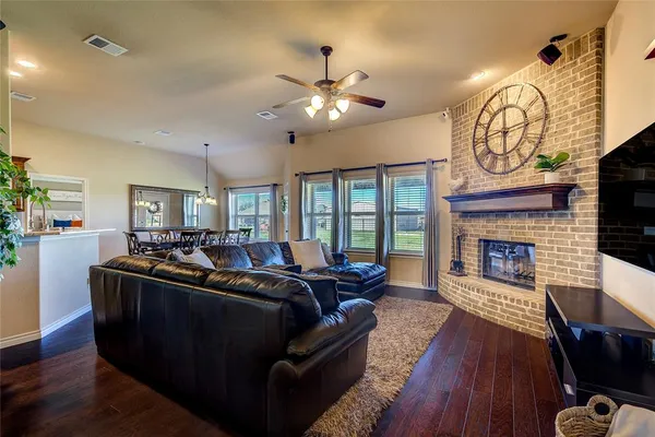 $440,000 | 515 Hubbard Circle, Nevada, TX 75173