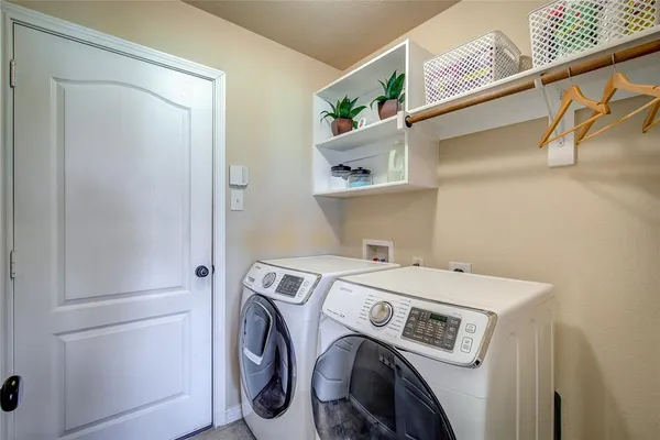 $440,000 | 515 Hubbard Circle, Nevada, TX 75173