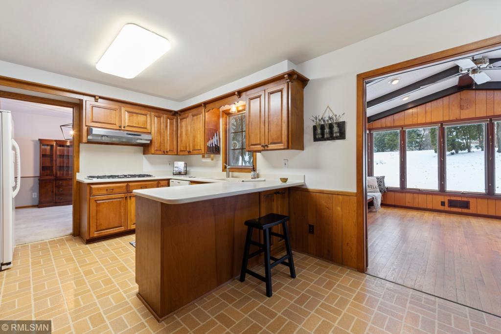 14118 Windsor Road Minnetonka, MN 55345 - Photo 11 of 23 Gallery Image 11